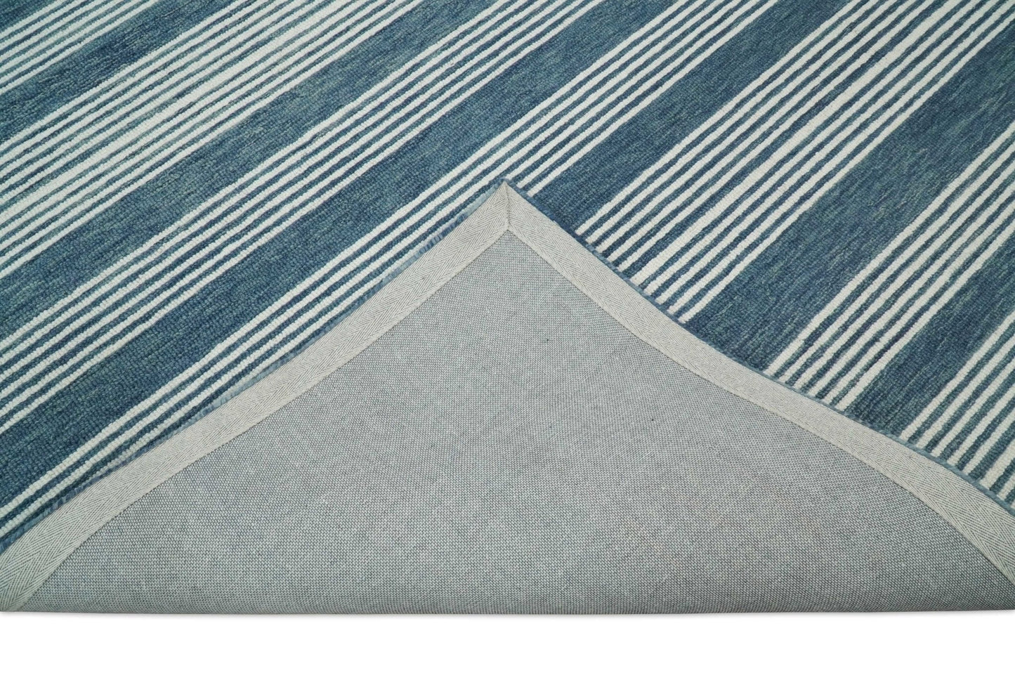 Alfombra moderna de lana a rayas blancas y azules, hecha a mano, de 5x8 y 8x10 | NAU002