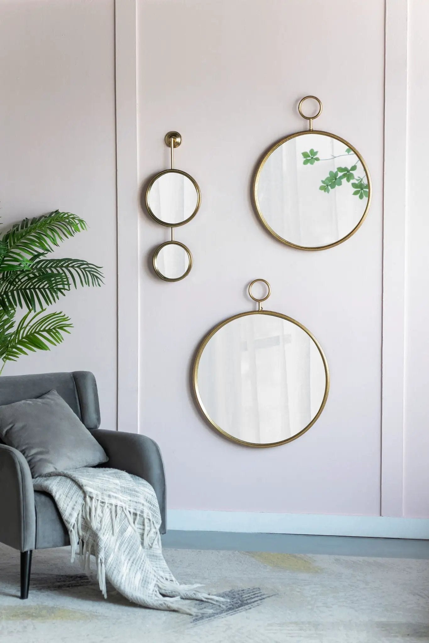 Circle Wall Mirror With Iron Frame Living Room
