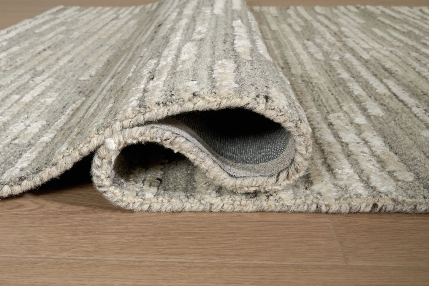 Eljory Gray Abstract Stripe Rug for Living Rooms