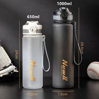 Stevvex 650ml frosted gray & 1000ml black vacuum insulated water bottles with lanyards on Tampa Home & Garden Store