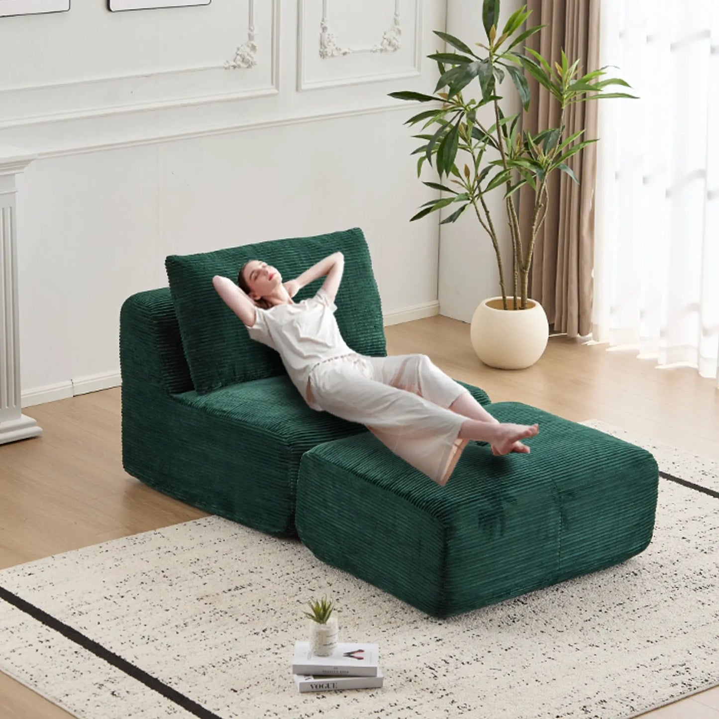 Single Chaise Longue With Movable Ottoman