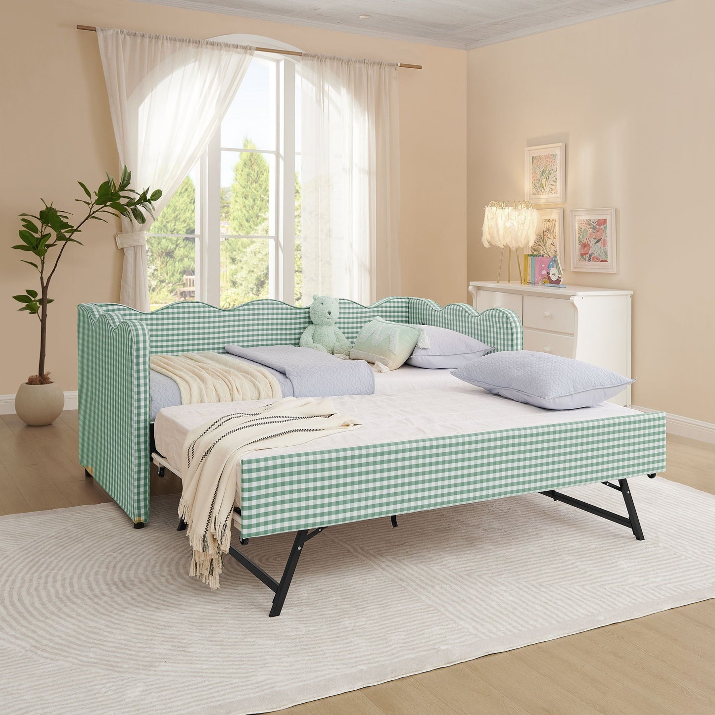 Gingham Wave Daybed And Usb Charging Port