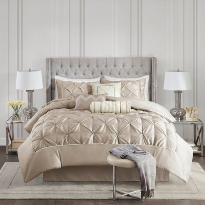 Elegant 7 Piece Tufted Comforter Set For A Queen