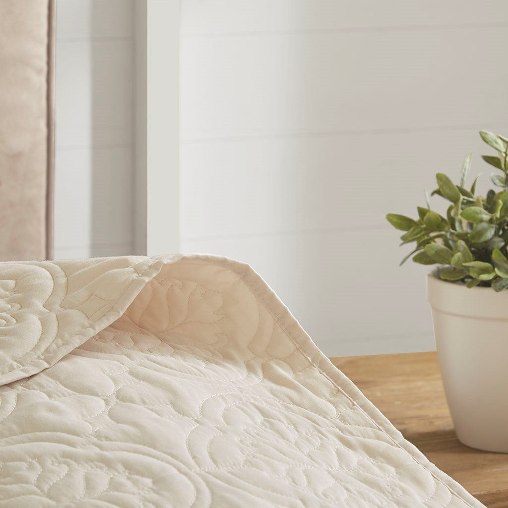 Cream Reversible Bedspread Set for Queen Beds