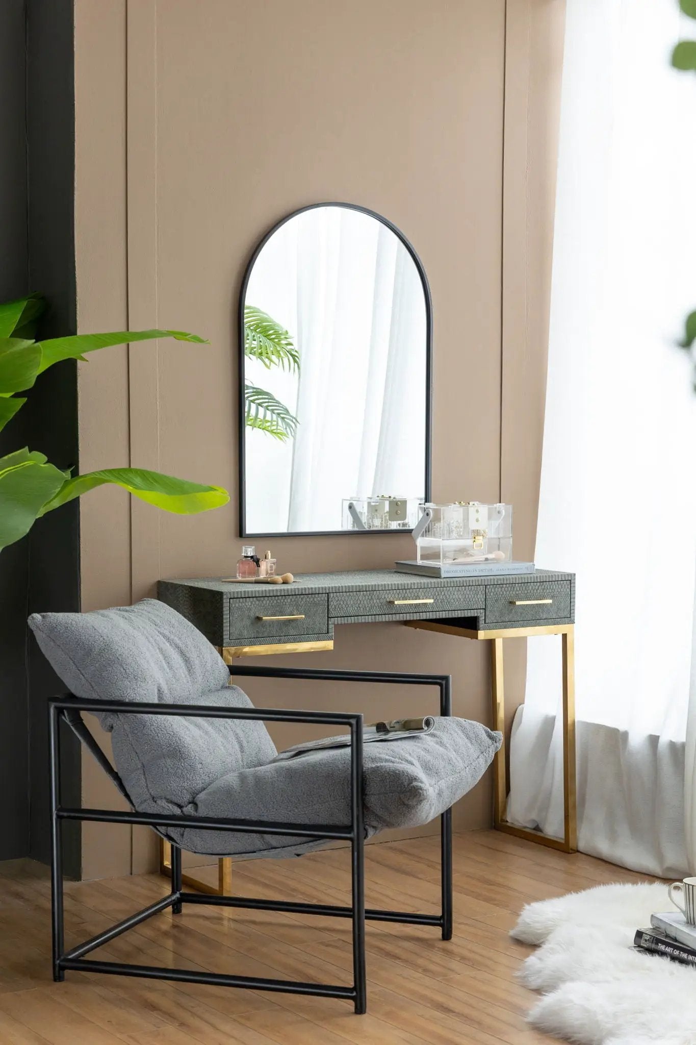 Arched Wall Mirror With Metal Frame Living Room