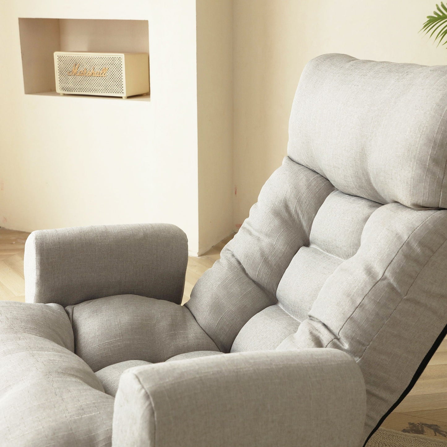 Modern Metal Frame and Swivel Lounge Chair