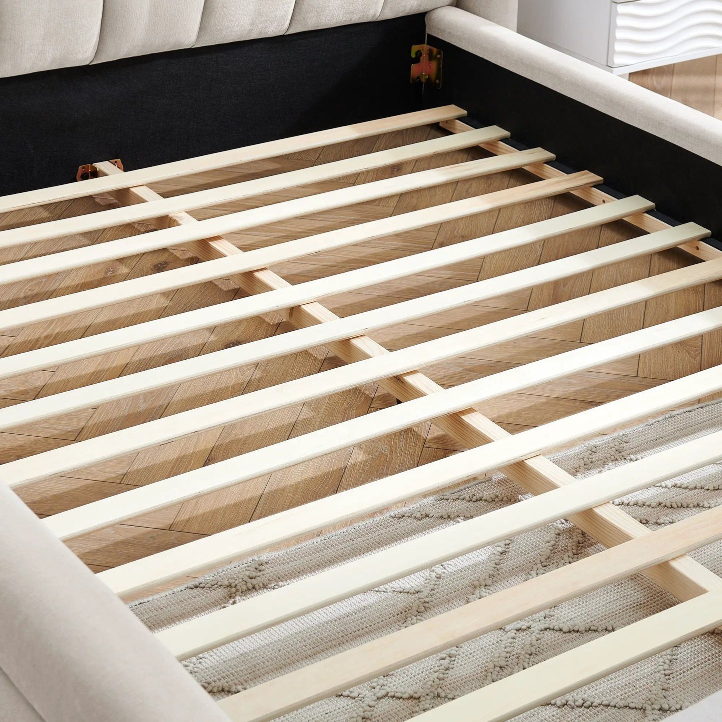 Modern Upholstered Bed Frame With Thick Fabric