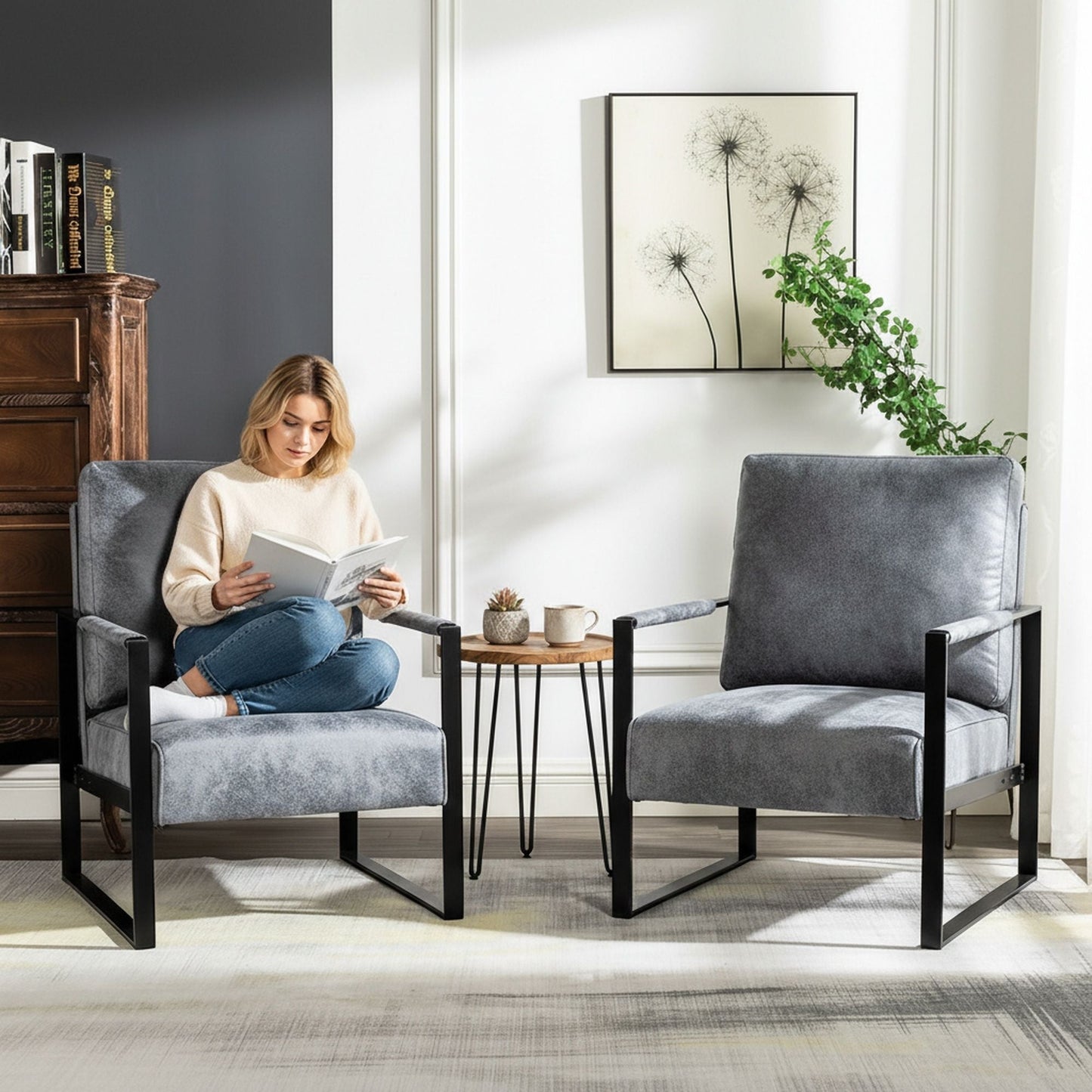 Mid Century Modern Chair With a Metal Frame