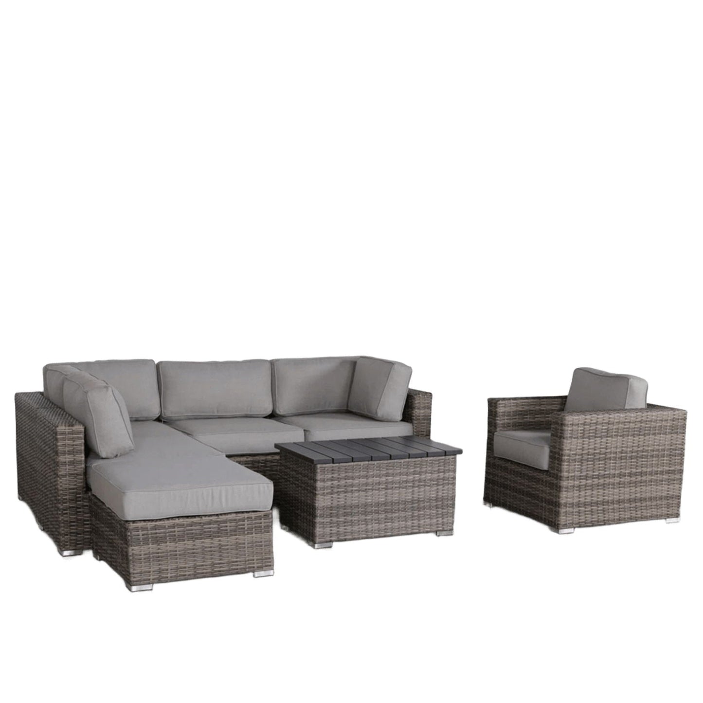 Comfortable Outdoor Sectional and Lounge Set