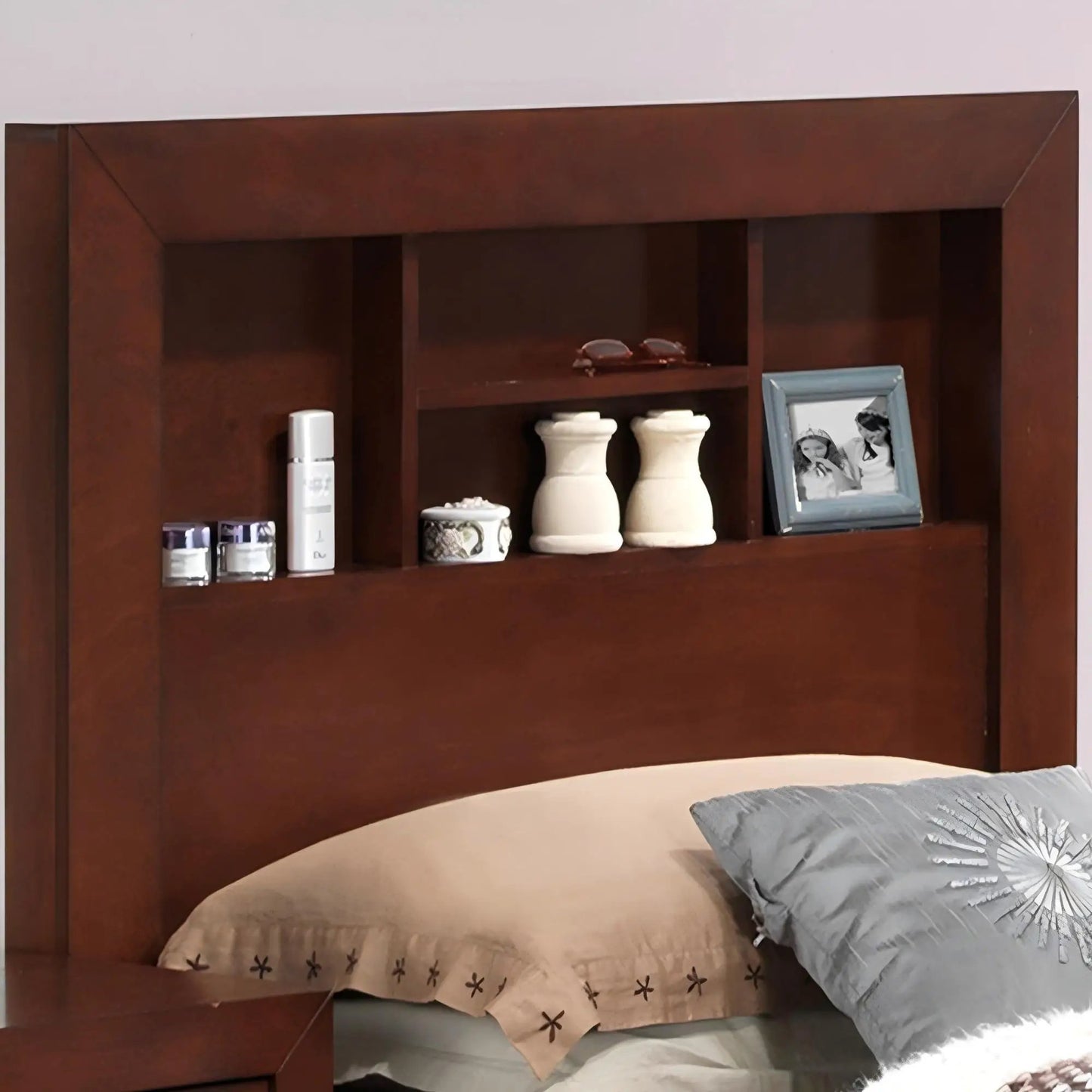 Storage Bed for Modern Spaces with Drawers