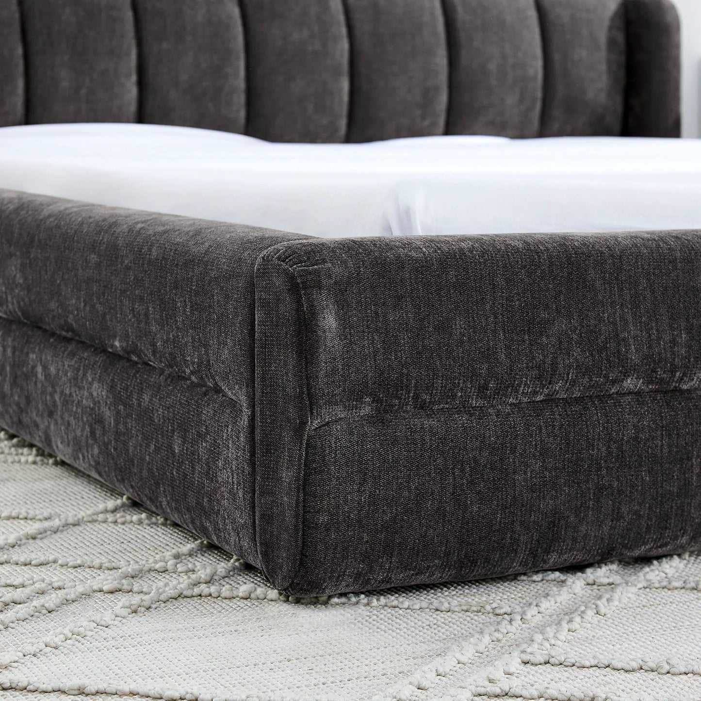 Modern Upholstered Bed Frame With Thick Fabric