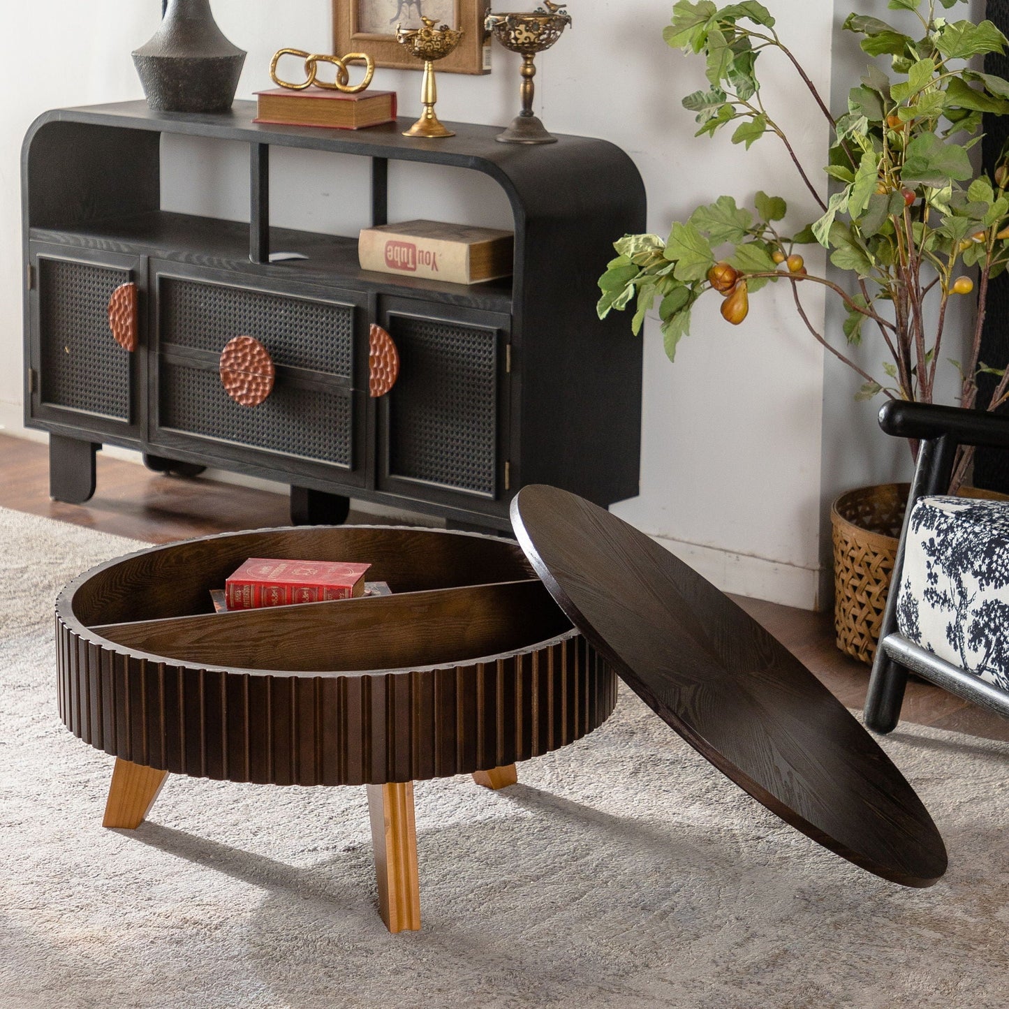 Round Retro Coffee Table with Solid Wood Legs