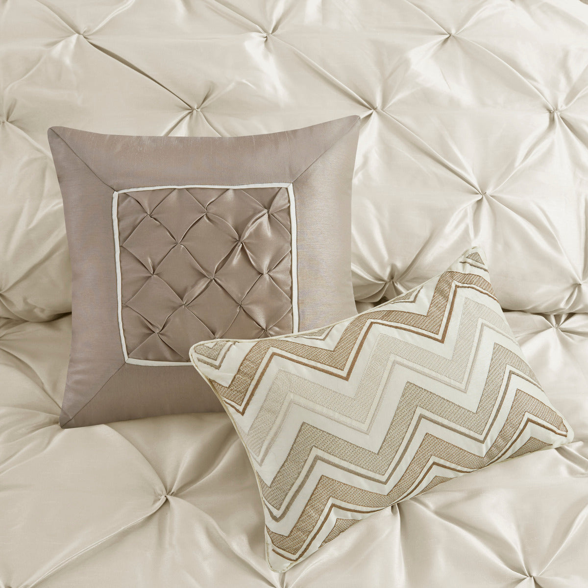 7 Piece Ivory Tufted Comforter Set For A Full Bed