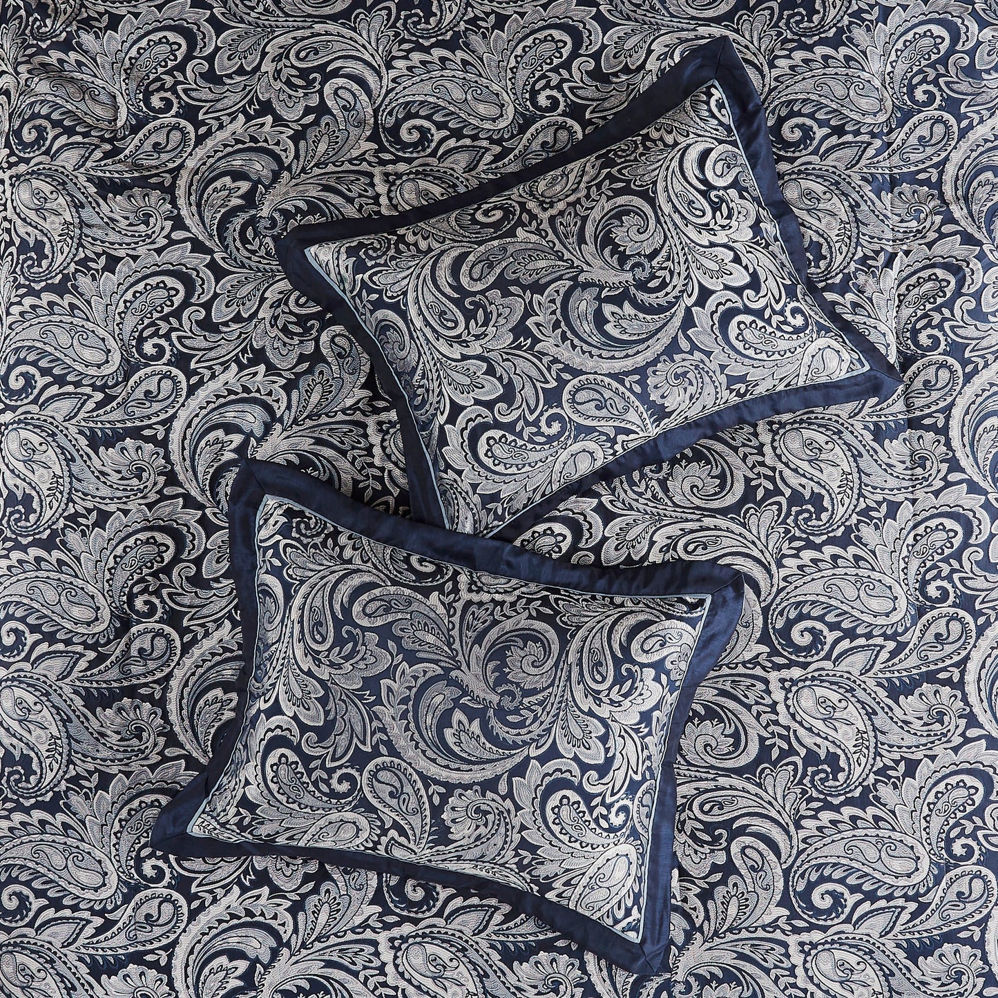 Navy 12 Piece Cotton Comforter Set and Queen Bed