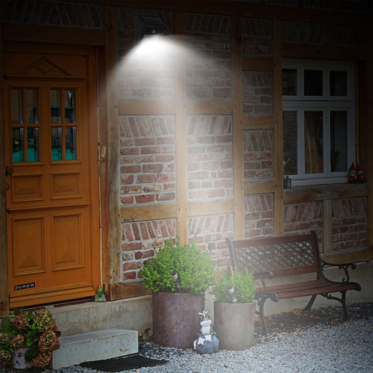 Solar light with 20 LEDs, PIR motion sensor, IP65, wall-mounted security light for door on Tampa Home & Garden Store