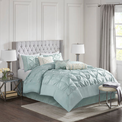 7 Piece Tufted Comforter Set in Seafoam King