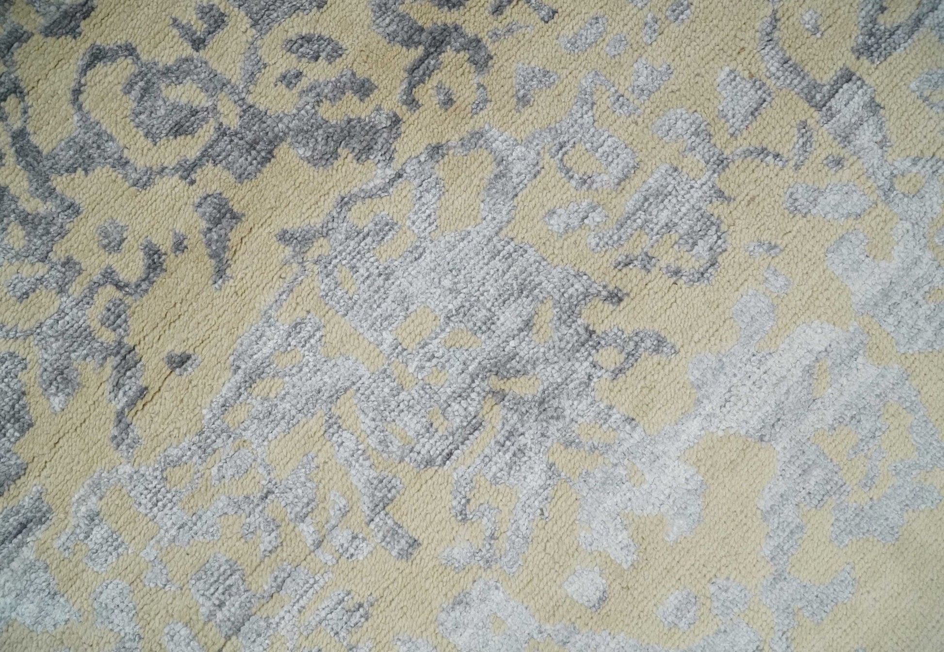 8x10 Beige, Charcoal and Silver Traditional Medallion Hand Knotted Wool and Bamboo Silk Area Rug - Tampa Home & Garden Store