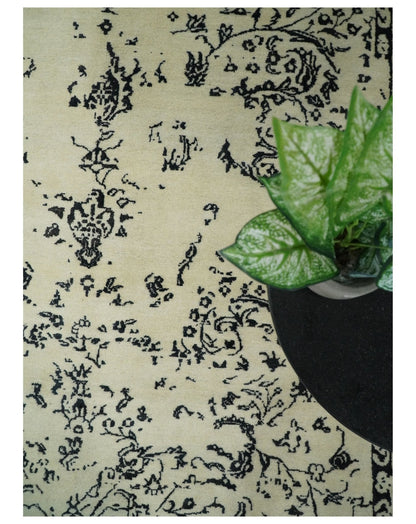 Alfombra persa antigua de lana, fina, anudada a mano, en beige y negro, 8x10 | AGR35