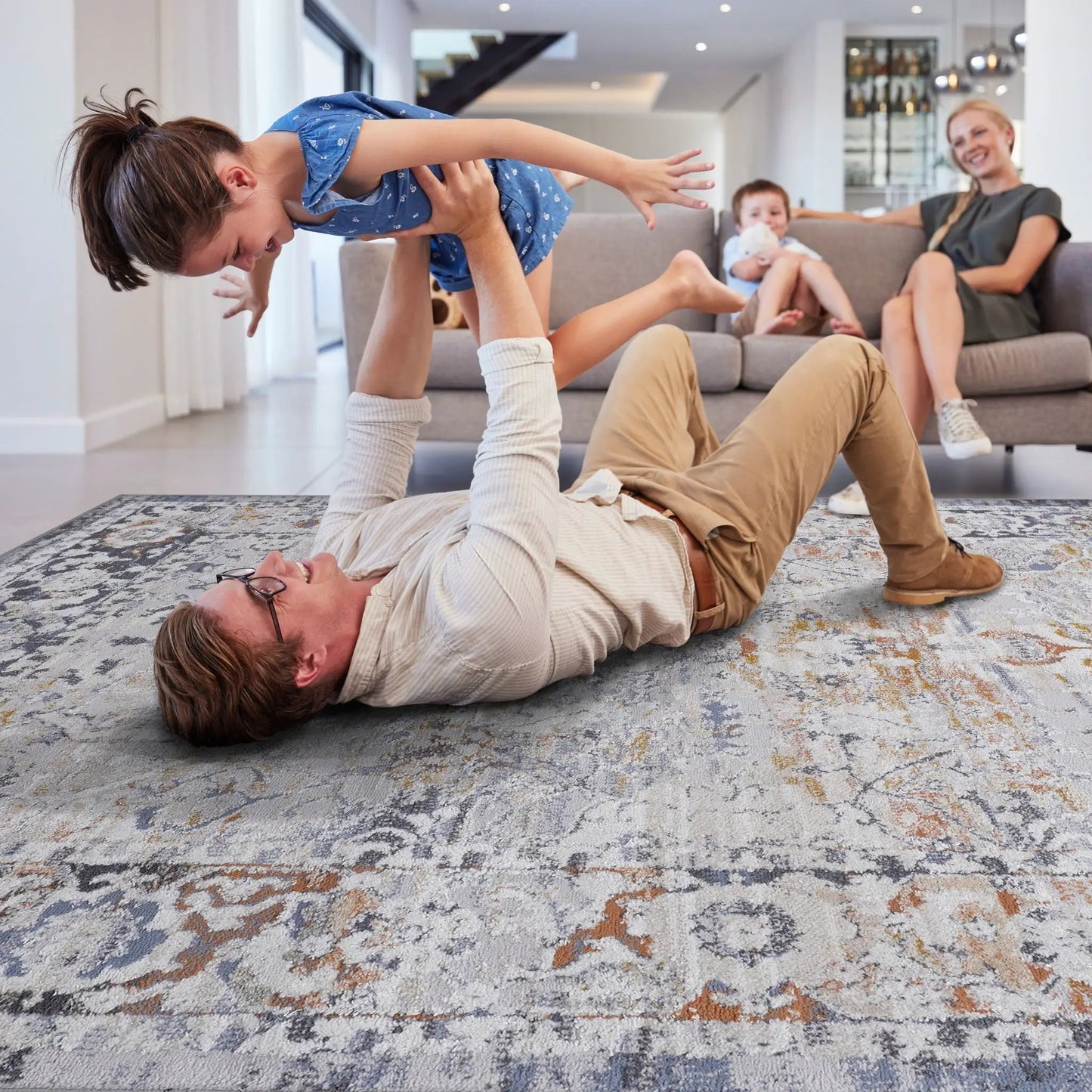 Payas Trendy Traditional Area Rug in Neutral