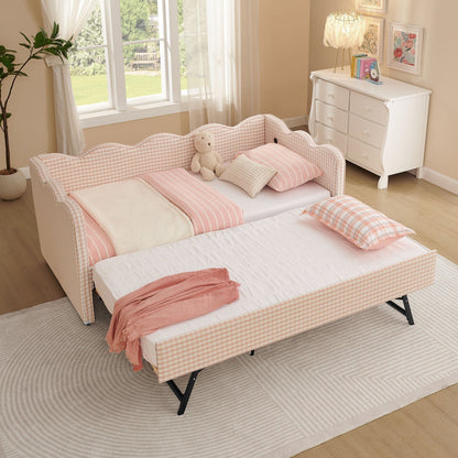 Gingham Wave Daybed And Usb Charging Port