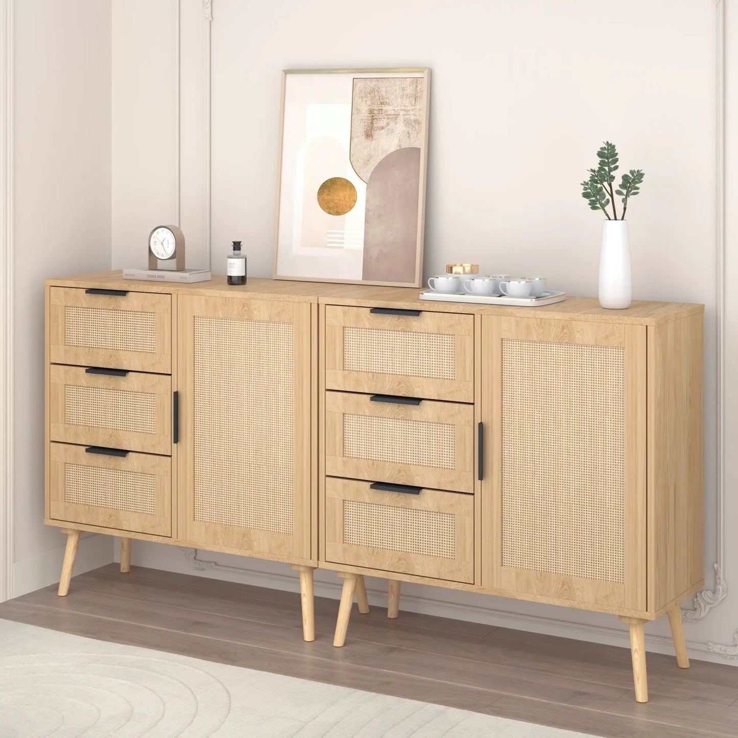Dresser With Drawers and Adjustable Shelf