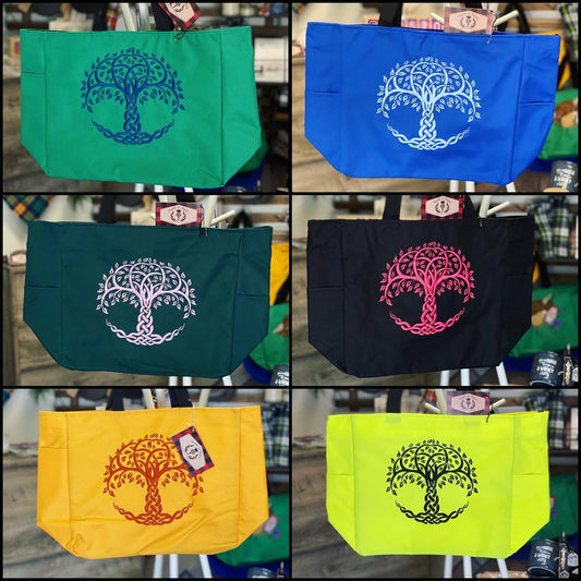 Sac fourre-tout brodé avec nœud celtique et arbre de vie. Commande personnalisée. Des centaines de combinaisons de couleurs disponibles.