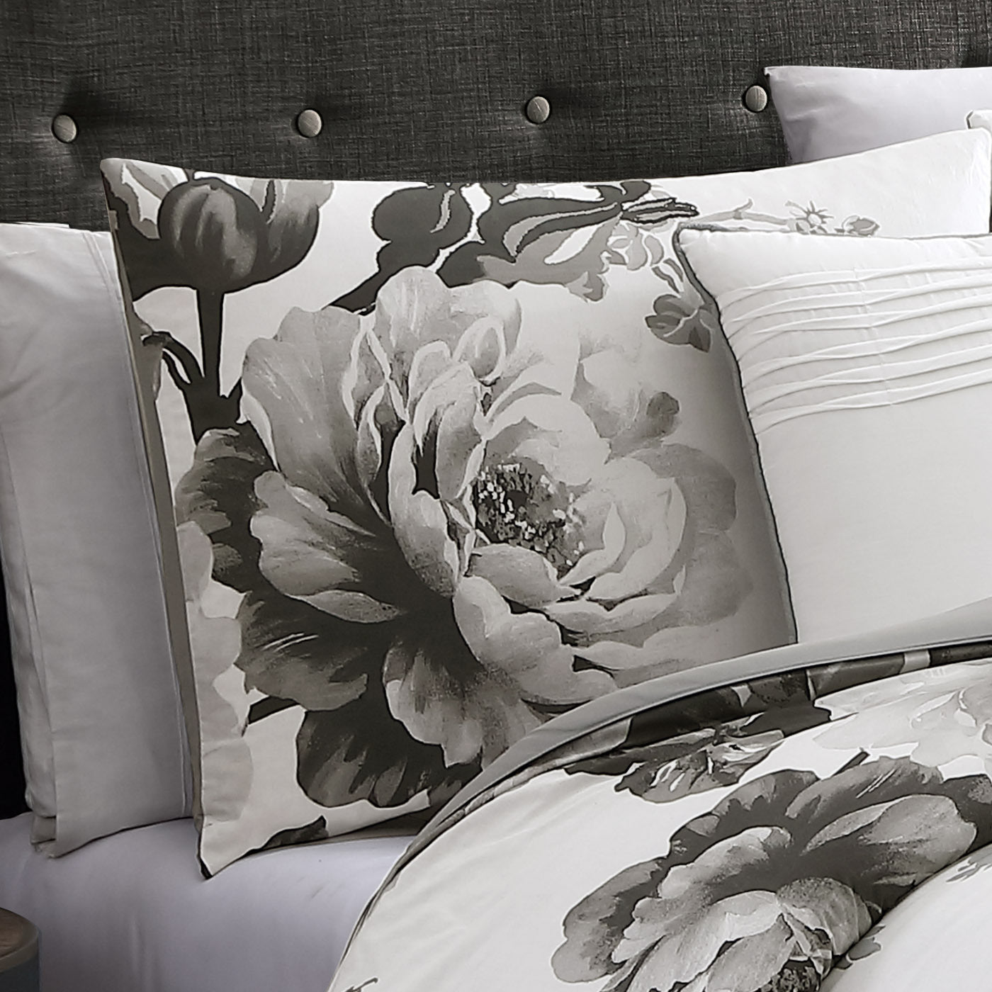Ridgely 7 Pc Watercolor Floral Comforter and Set
