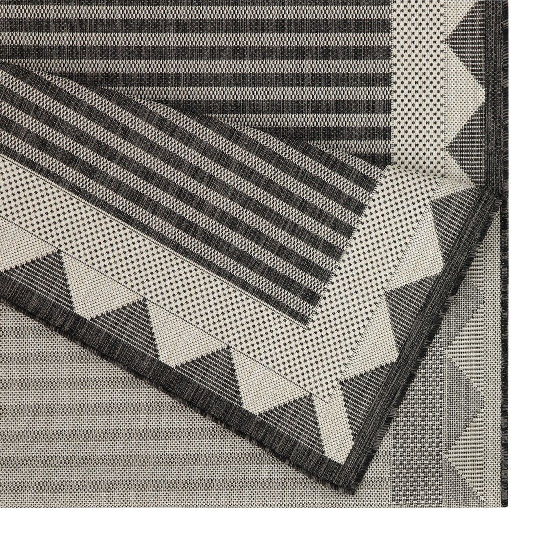 Fresh And Cozy Indoor Area Rug For A Patio