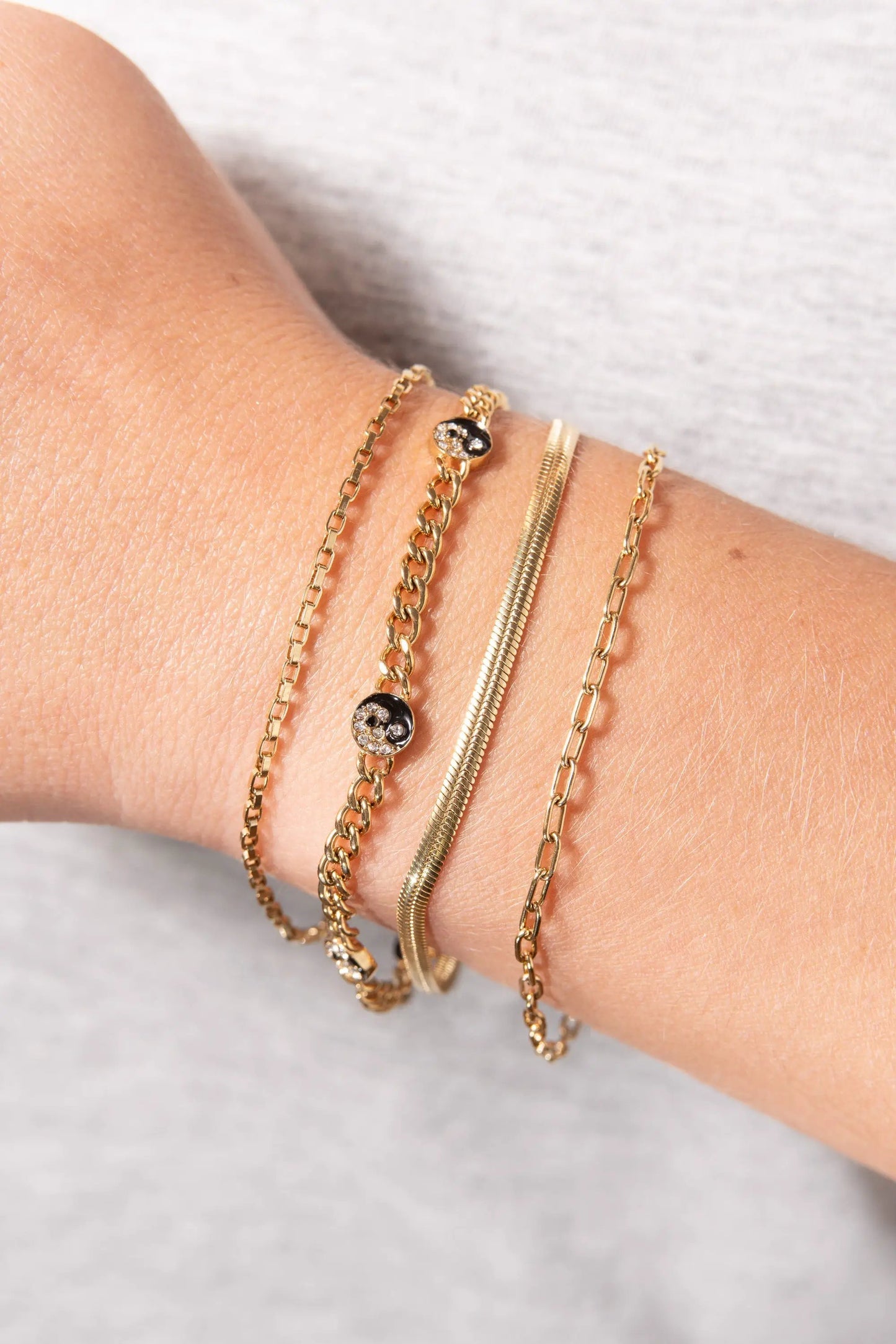 Yin Yang Curb Chain Bracelet With Five Charms