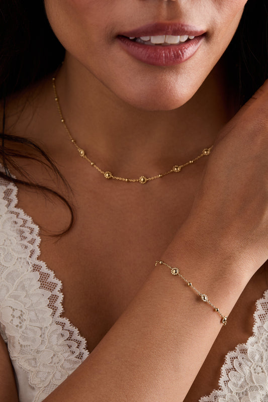 Refined Gold Floret Chain Bracelet and Beads