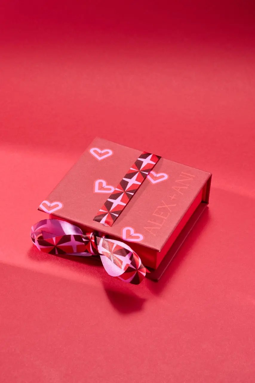 Love Bow Gift Box for Sweet Moments and Joy