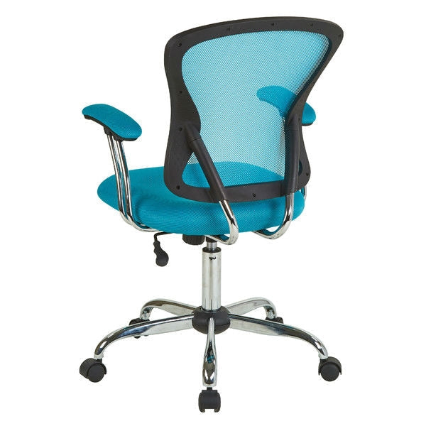Silla de oficina de malla azul con respaldo alto y reposabrazos acolchados