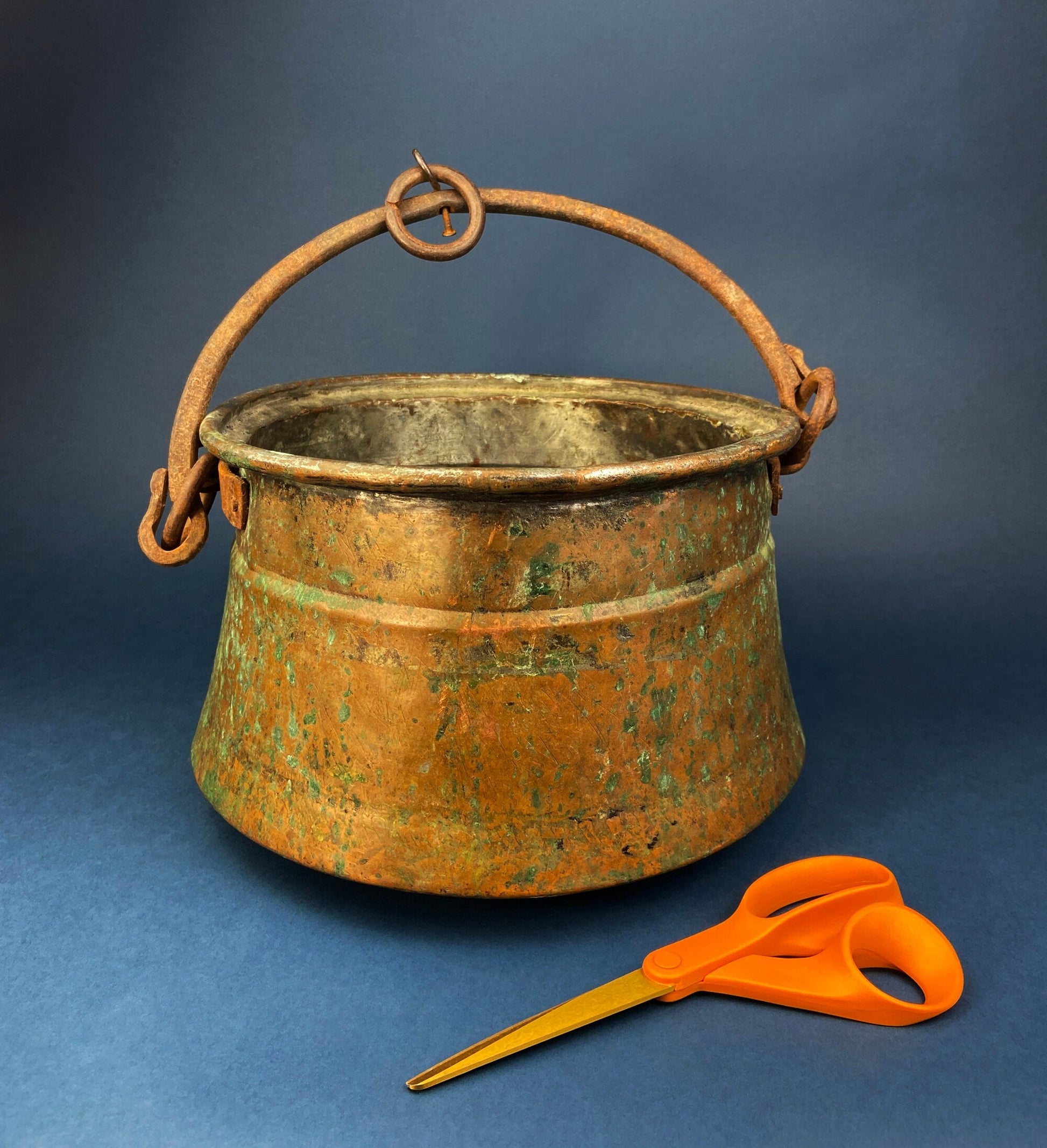 Antique Copper Cauldron. Large Hand Pounded Bucket with Wrought Iron Handle. Hand Hammered Fire Wood Scuttle. Rustic Home Decor. - Tampa Home & Garden Store