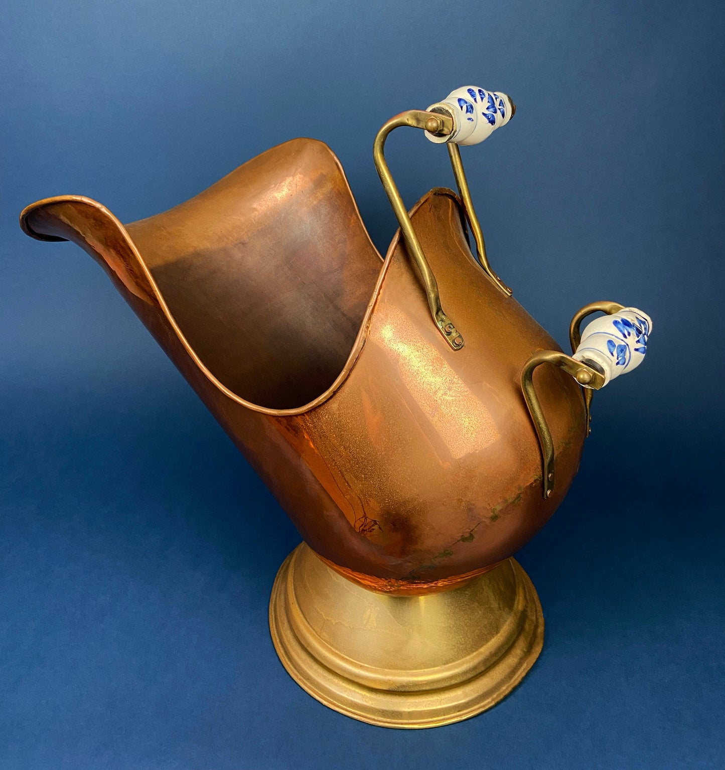 Antique Copper Cauldron with Brass Bottom & Ceramic Handles. Hand Hammered Scuttle for Firewood. Rustic Home Decor. - Tampa Home & Garden Store