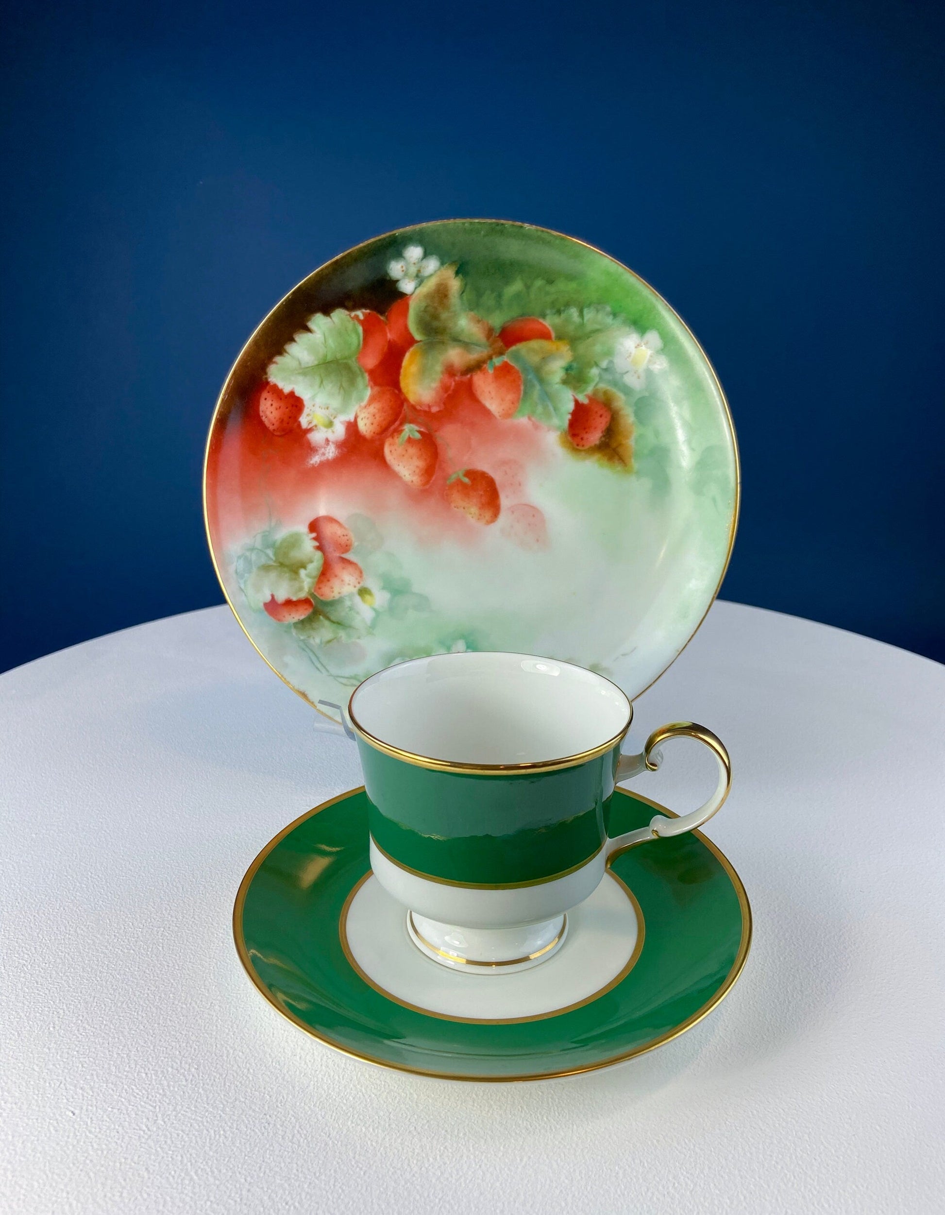 Antique Dessert Plate with Hand-Painted Strawberries. Hutschenreuther Porcelain, 1914. Modern Farmhouse, French Country. Collectible. - Tampa Home & Garden Store