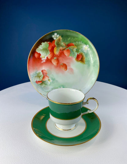 Antique Dessert Plate with Hand-Painted Strawberries. Hutschenreuther Porcelain, 1914. Modern Farmhouse, French Country. Collectible. - Tampa Home & Garden Store