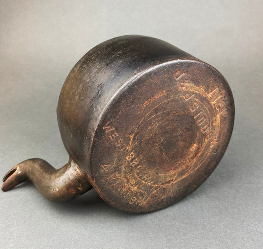 Antique Iron Kettle with Brass Cover.  Old English, Heavy Kettle.  No 1, J&J Siddons, Westbromwich, 4 pints. - Tampa Home & Garden Store