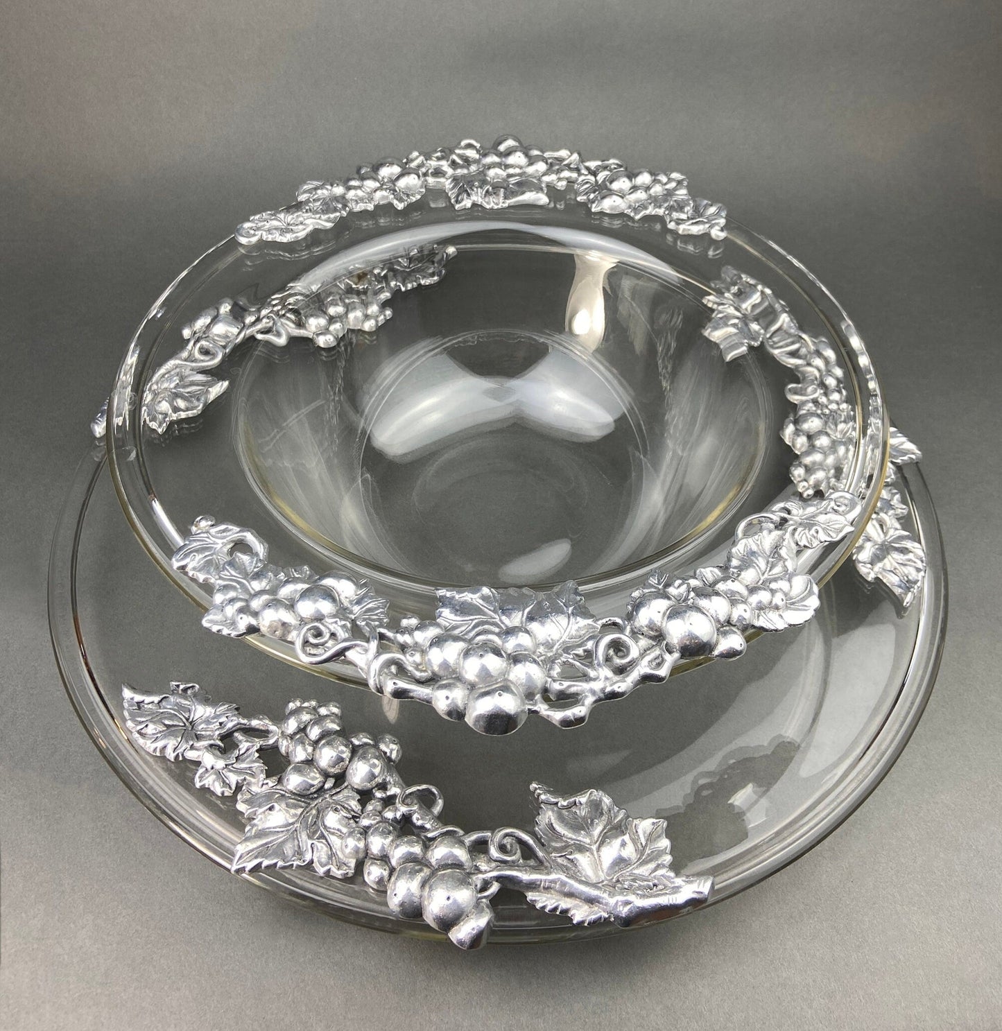 Antique Oval Silver & Glass Serving Platter. Godinger Silver Art. Fluted Glass with Etched Reticulated Silver Tray. Hosting Essential. - Tampa Home & Garden Store