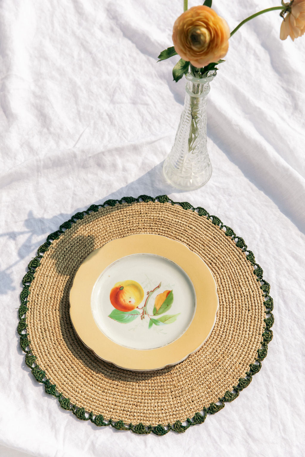 Aura Green edge placemat, Woven raffia tabletop - Tampa Home & Garden Store