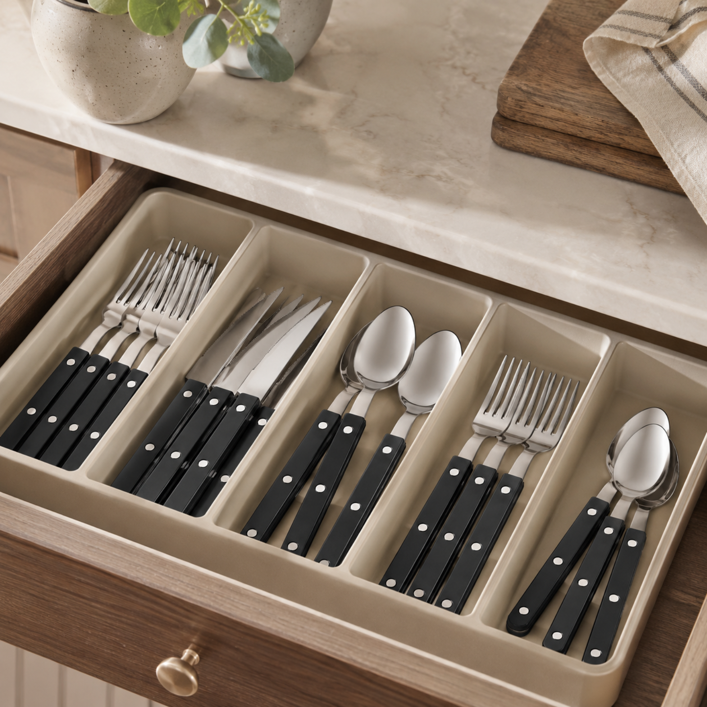 Khen Black Set of 20 Stainless Steel Flatware