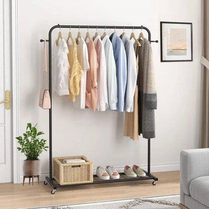 Burro de ropa moderno negro con ruedas con seguro