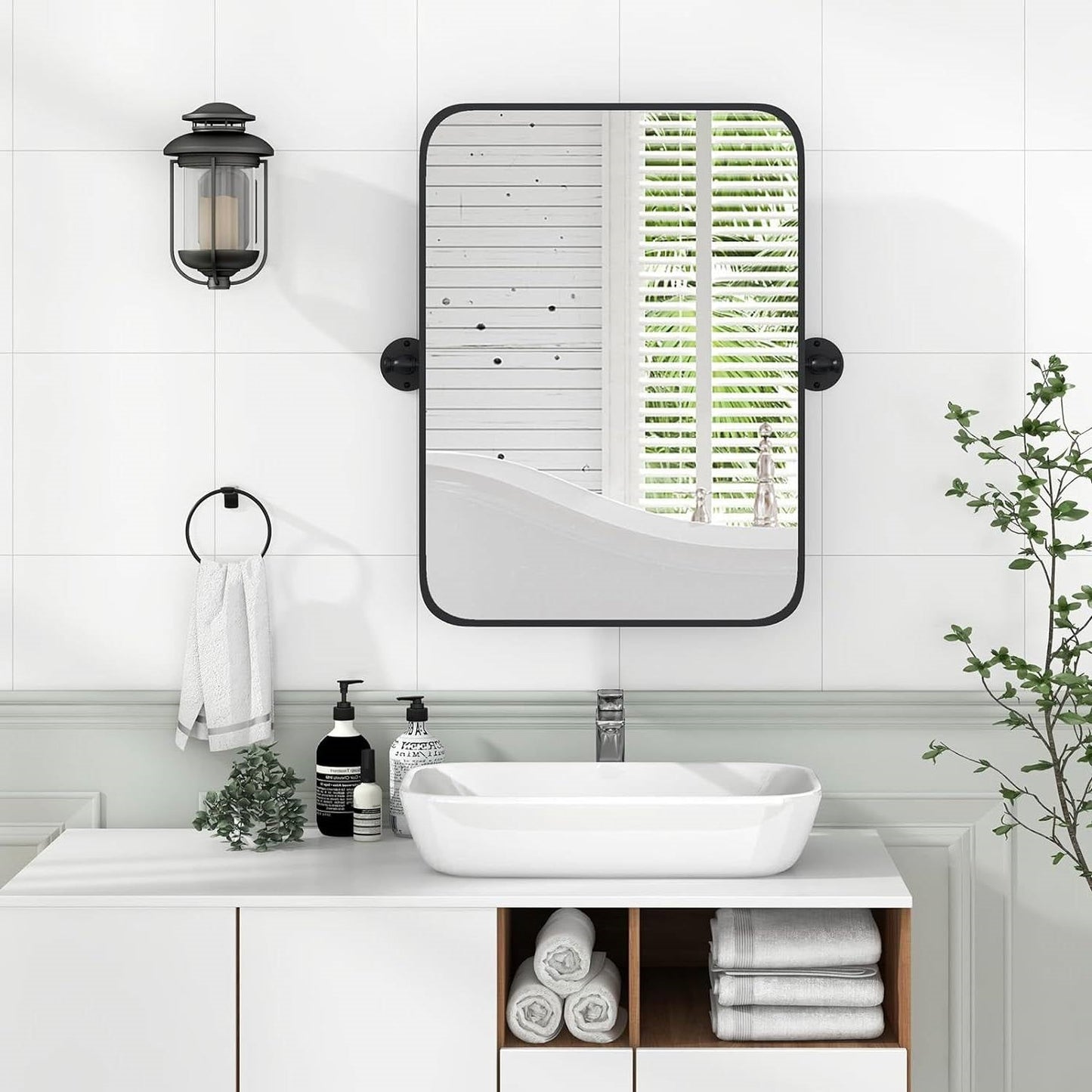 Espejo de pared para baño de 30 x 22 pulgadas con pivote de fácil inclinación y marco negro