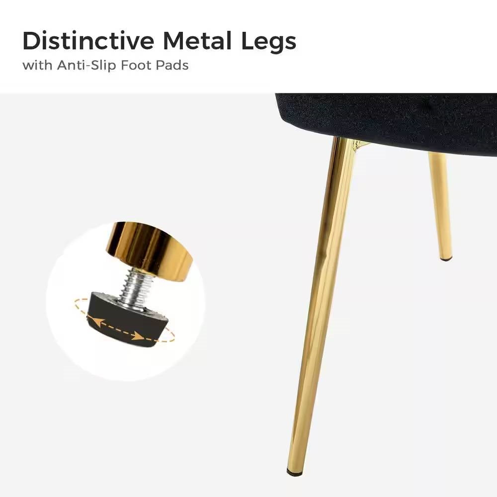 Sillón decorativo de terciopelo negro con respaldo de alas y patas de metal dorado