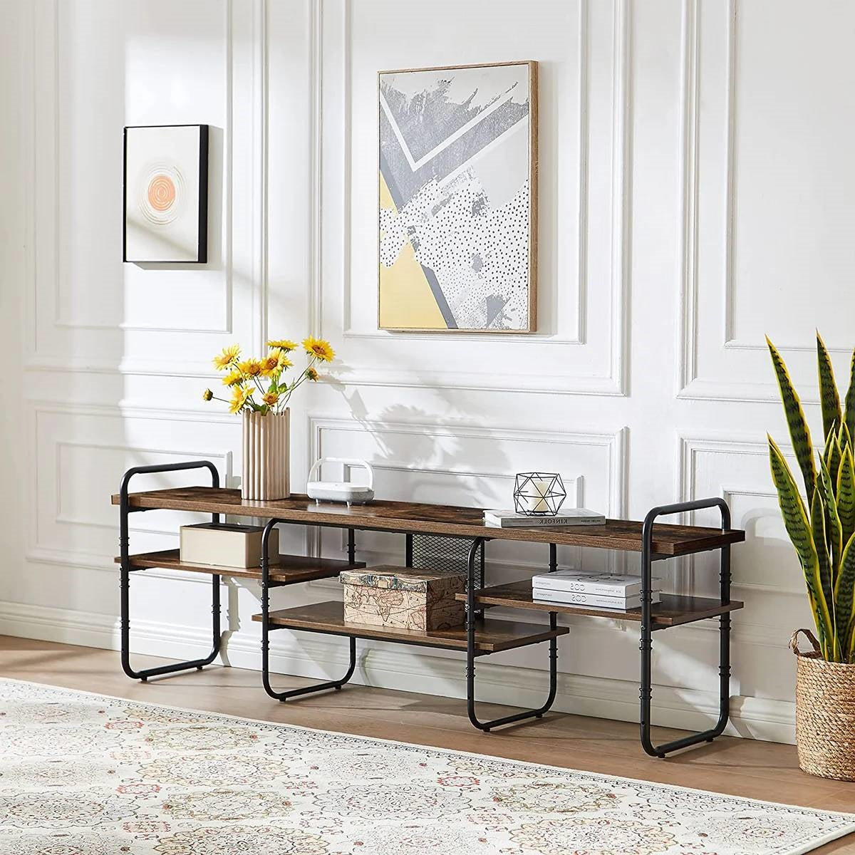 Mueble de TV/Centro de entretenimiento moderno industrial de metal y madera para televisores de hasta 65 pulgadas