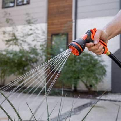 B+D 8-Pattern Nozzle BXWNBB57390 hose end orange/black with Black+Decker branding on Tampa Home & Garden Store