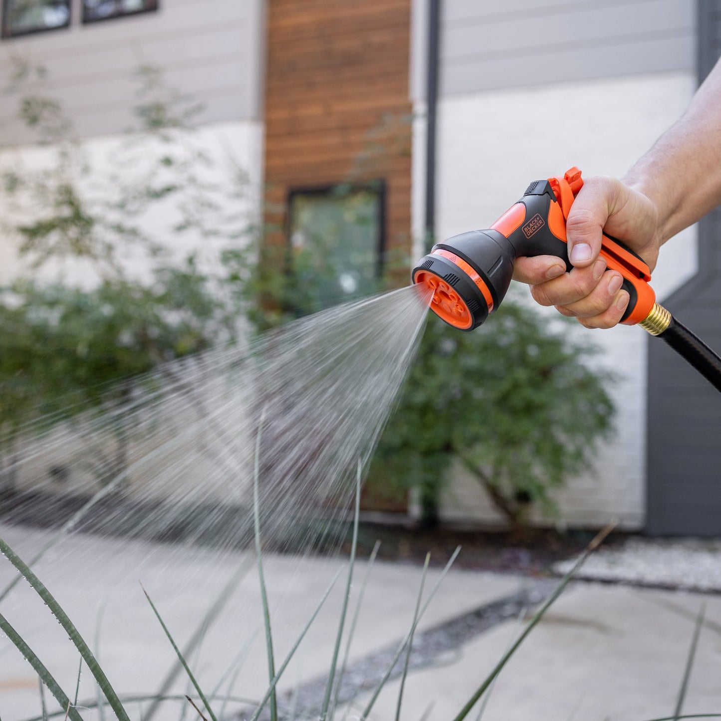 B+D 8-Pattern Nozzle BXWNBB57390 hose end orange and black with 8 spray patterns Black+Decker on Tampa Home & Garden Store