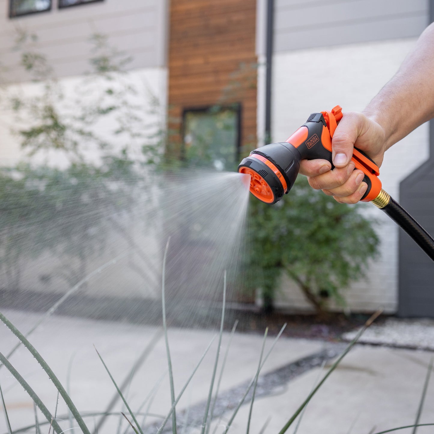 Hose end nozzle BXWNBB57390 Black+Decker orange black 8-pattern spray watering tool on Tampa Home & Garden Store