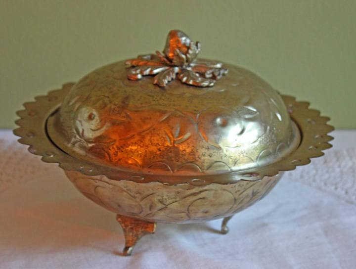 Brass Footed Bowl with Lid. Hand Hammered Brass Bowl with Knob in Acorn Shape. Bowl with Scalloped Rim. Brass Trinket Bowl or Candy Bowl. - Tampa Home & Garden Store