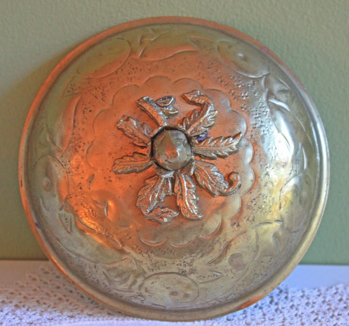 Brass Footed Bowl with Lid. Hand Hammered Brass Bowl with Knob in Acorn Shape. Bowl with Scalloped Rim. Brass Trinket Bowl or Candy Bowl. - Tampa Home & Garden Store