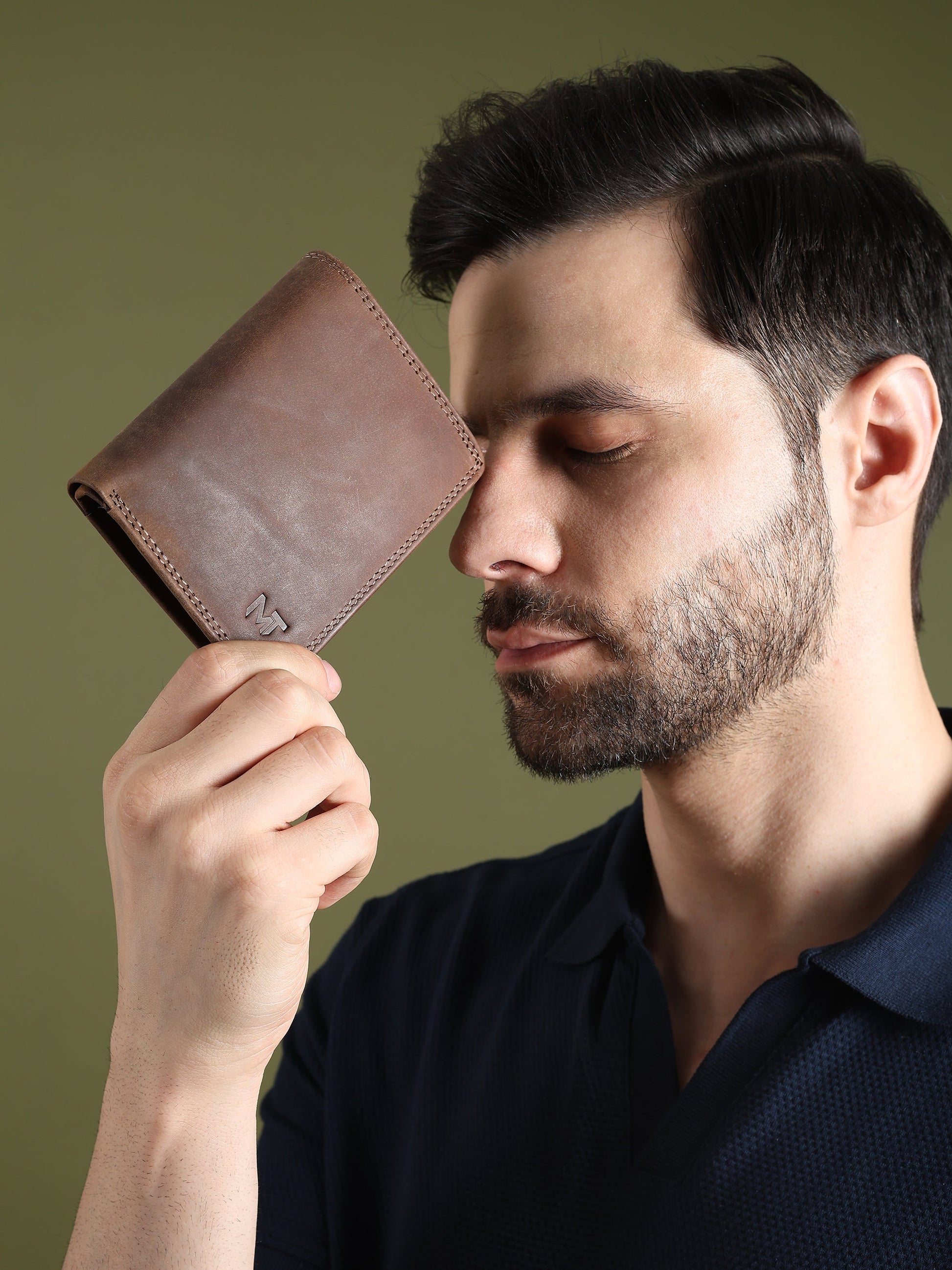 Buffalo Leather Men's Wallet - Vertical - Tampa Home & Garden Store